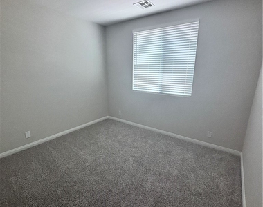 3117 Greenfriar Avenue - Photo Thumbnail 2