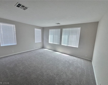 3117 Greenfriar Avenue - Photo Thumbnail 7