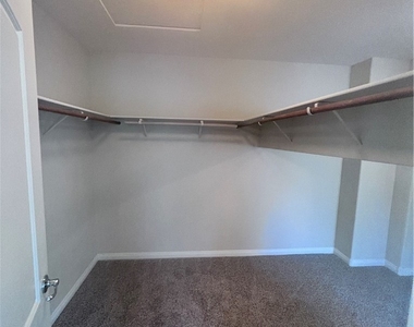 3117 Greenfriar Avenue - Photo Thumbnail 16