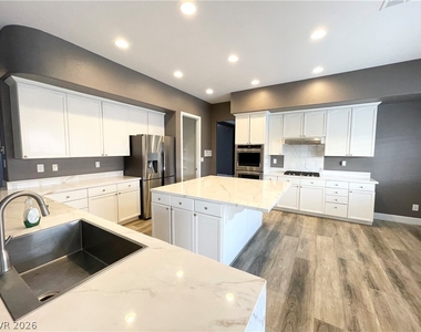 10674 San Bellacova Court - Photo Thumbnail 7