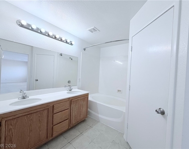7492 Mulgrave Court - Photo Thumbnail 15