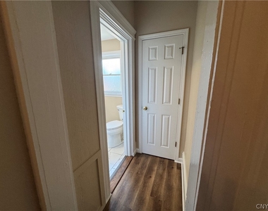 24 W Oneida Street - Photo Thumbnail 8