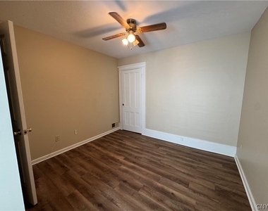 24 W Oneida Street - Photo Thumbnail 10