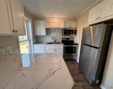 24 W Oneida Street - Photo Thumbnail 1