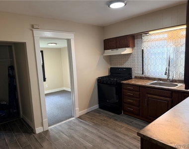 78 Germain Street - Photo Thumbnail 8