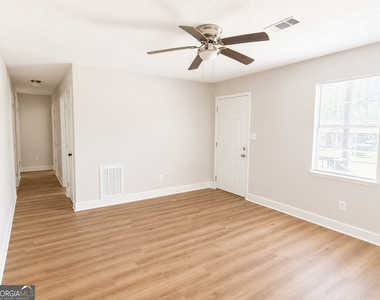 116 Bradley Circle - Photo Thumbnail 9