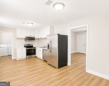 116 Bradley Circle - Photo Thumbnail 4