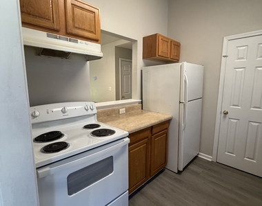 707 Lawnwood Avenue - Photo Thumbnail 5