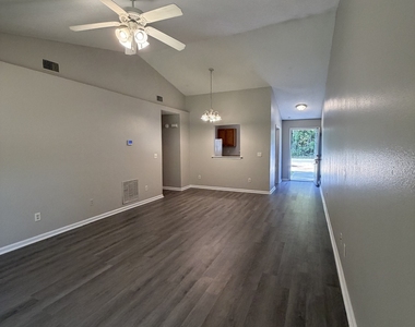 707 Lawnwood Avenue - Photo Thumbnail 4