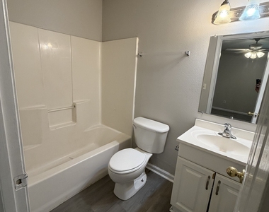 707 Lawnwood Avenue - Photo Thumbnail 20