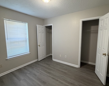 707 Lawnwood Avenue - Photo Thumbnail 14
