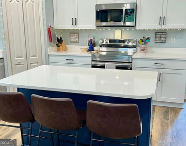 135 Cedar Circle Drive - Photo Thumbnail 12