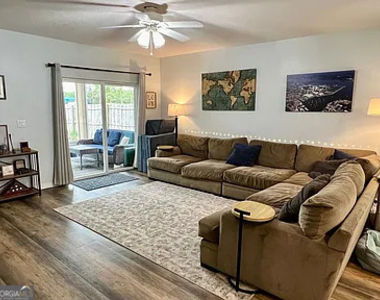 135 Cedar Circle Drive - Photo Thumbnail 16