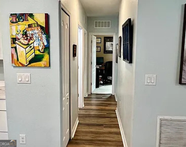 135 Cedar Circle Drive - Photo Thumbnail 20