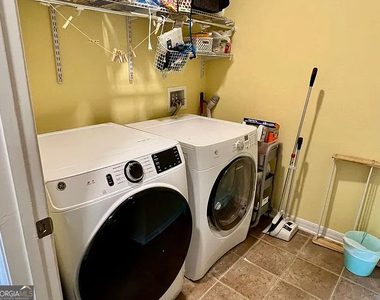 135 Cedar Circle Drive - Photo Thumbnail 27