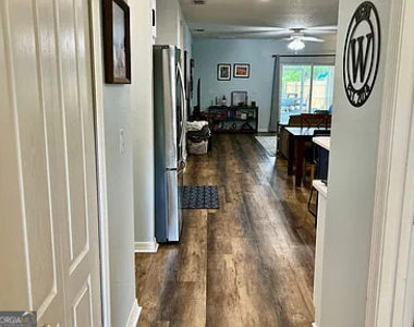 135 Cedar Circle Drive - Photo Thumbnail 4