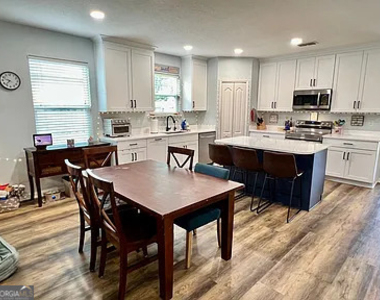 135 Cedar Circle Drive - Photo Thumbnail 13