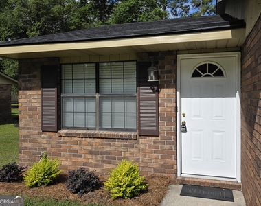 407 Savannah Avenue - Photo Thumbnail 1