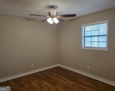407 Savannah Avenue - Photo Thumbnail 9