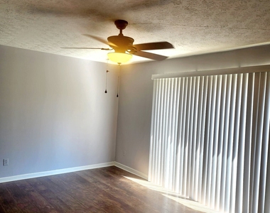 6572 Sleepy Hollow Lane - Photo Thumbnail 8