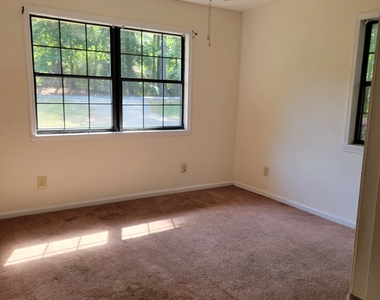 250 Lake Dr - Photo Thumbnail 5