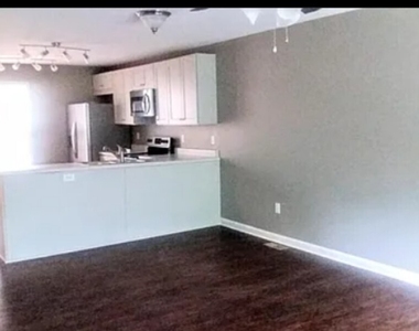 184 Strickland Avenue - Photo Thumbnail 3
