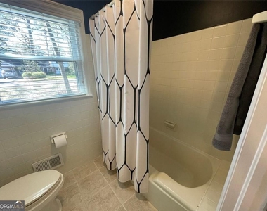 370 Herrington Drive Ne - Photo Thumbnail 8