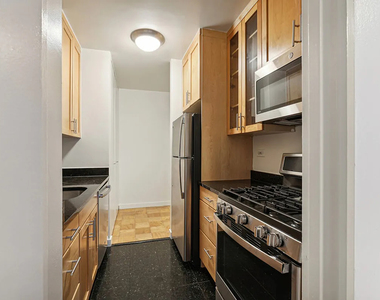 West 87th St. & Broadway  - Photo Thumbnail 2