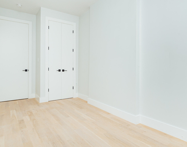 86 Clinton Ave - Photo Thumbnail 5