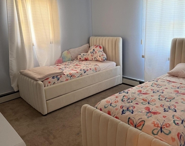 704 Dow Avenue - Photo Thumbnail 5