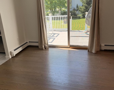 704 Dow Avenue - Photo Thumbnail 6