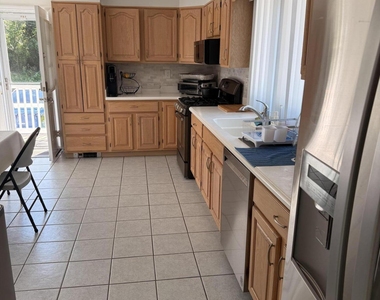 704 Dow Avenue - Photo Thumbnail 1
