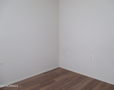 829a Balmoral Court - Photo Thumbnail 2