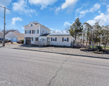 101 Clearwater Drive - Photo Thumbnail 42