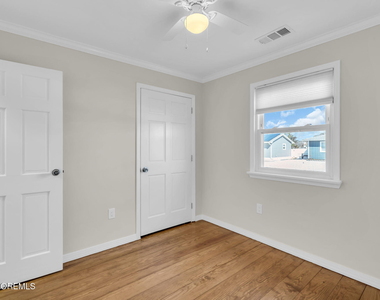 101 Clearwater Drive - Photo Thumbnail 25