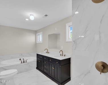 101 Clearwater Drive - Photo Thumbnail 17