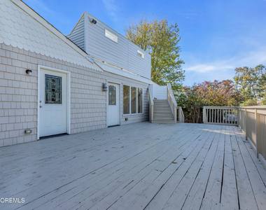 101 Clearwater Drive - Photo Thumbnail 32