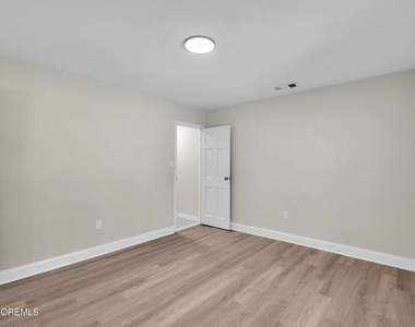 101 Clearwater Drive - Photo Thumbnail 20