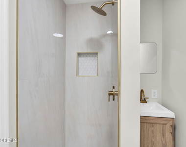 101 Clearwater Drive - Photo Thumbnail 21
