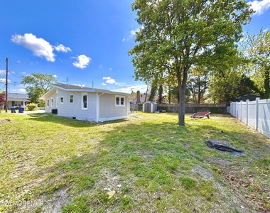 408 Forepeak Avenue - Photo Thumbnail 32