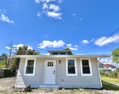 408 Forepeak Avenue - Photo Thumbnail 1