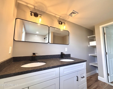 408 Forepeak Avenue - Photo Thumbnail 9