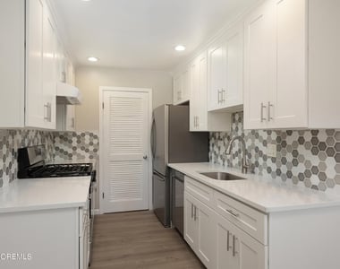2 Elizabeth Court - Photo Thumbnail 4