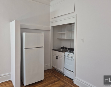 East 87 Street - Photo Thumbnail 2
