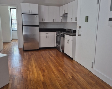East 87 Street - Photo Thumbnail 8