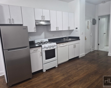 East 89th Street - Photo Thumbnail 2