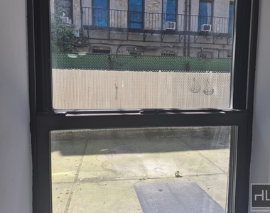 East 89th Street - Photo Thumbnail 4