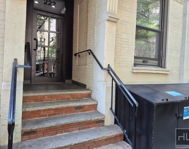 East 89th Street - Photo Thumbnail 9