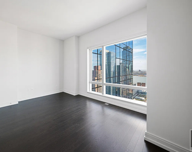 10th Avenue - Photo Thumbnail 4