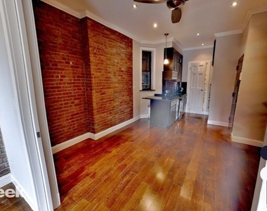 Tenth Avenue - Photo Thumbnail 2